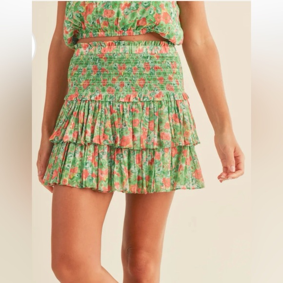 RESET by JANE•Green Rose Shanae Bubble Camisole&Tiered Ruffle Mini Skirt Set - Picture 4 of 9